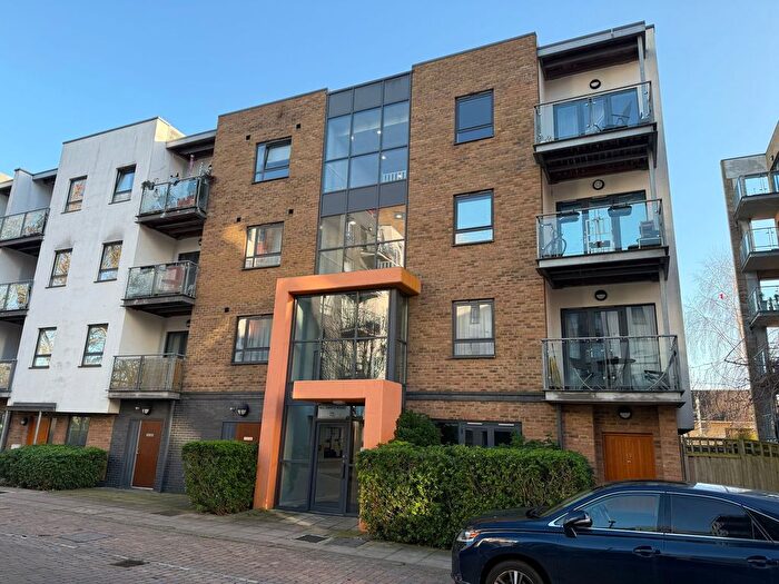 1 Bedroom Flat For Sale In All Saints Road, London, W3