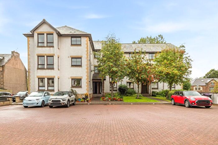2 Bedroom Flat To Rent In Queens Lane, Bridge Of Allan, FK9