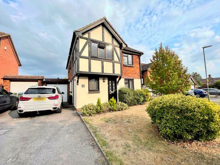 4 Bedroom Detached House To Rent In Gray Close, Southampton, SO31