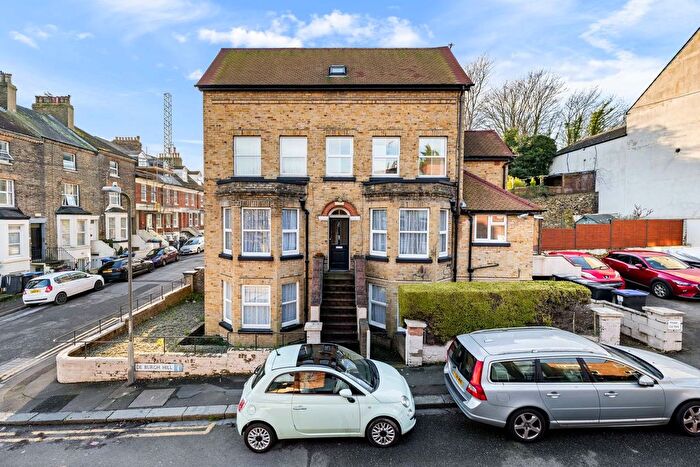 1 Bedroom Flat To Rent In De Burgh Hill, Dover, CT17