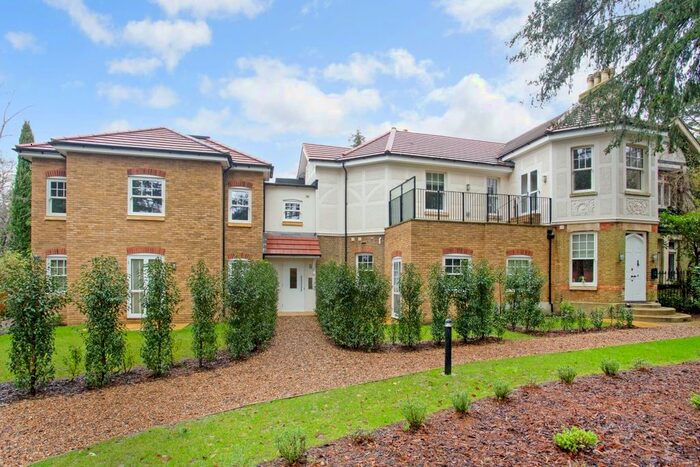 2 Bedroom Flat To Rent In Firs Road, Kenley, CR8