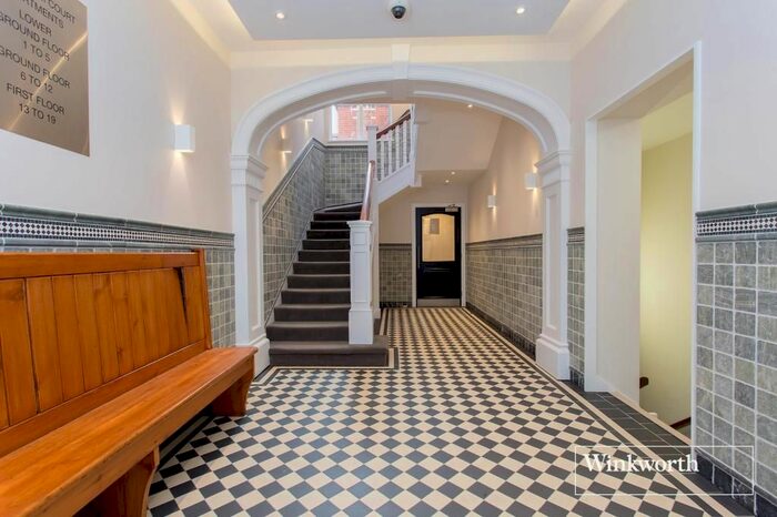 3 Bedroom Flat To Rent In Prytaneum Court, Green Lanes, London, N13