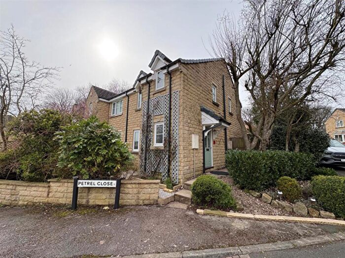 3 Bedroom Semi Detached House For Sale In Petrel Close, Clayton Heights, Bradford, BD6