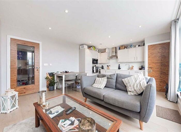 1 Bedroom Flat To Rent In Cricklewood Broadway, London, NW2