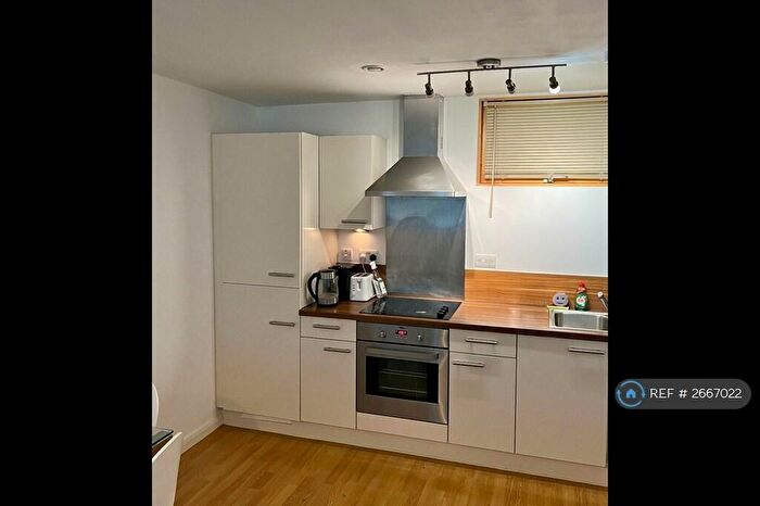 1 Bedroom Flat To Rent In Mann Island, Liverpool, L3