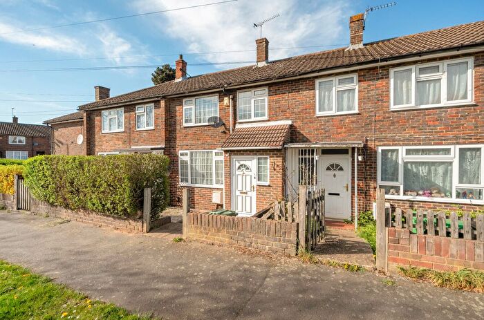 4 Bedroom Terraced House For Sale In Long Readings Lane, Slough, Berkshire, SL2