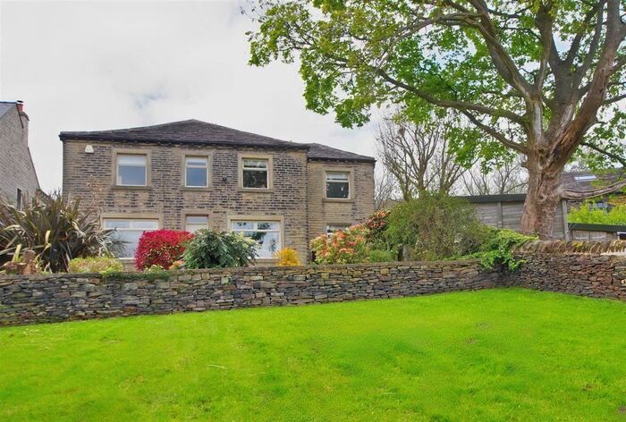 3 Bedroom Detached House For Sale In Saddleworth Road, Greetland, Halifax, HX4
