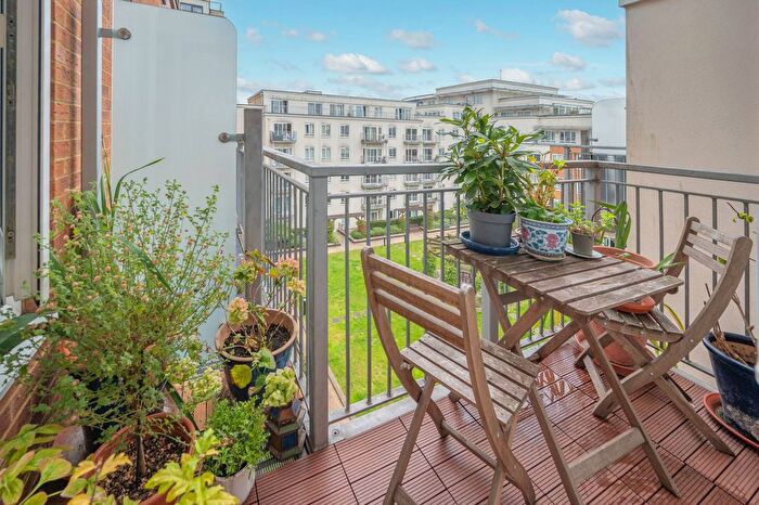 1 Bedroom Flat For Sale In Boulevard Drive, Colindale, London, NW9