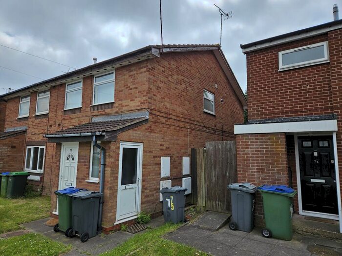 2 Bedroom Maisonette To Rent In Peel Way, Tividale, B69
