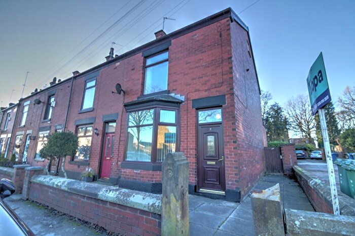 3 Bedroom End Of Terrace House For Sale In Bradley Fold Road, Bolton, BL2