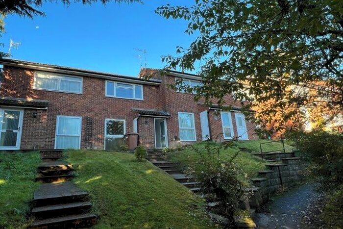 2 Bedroom Property To Rent In Merrion Close, Tunbridge Wells, TN4