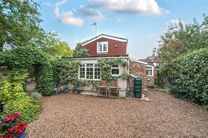 3 Bedroom Detached House For Sale In Liberty Lane, Addlestone, Surrey, KT15