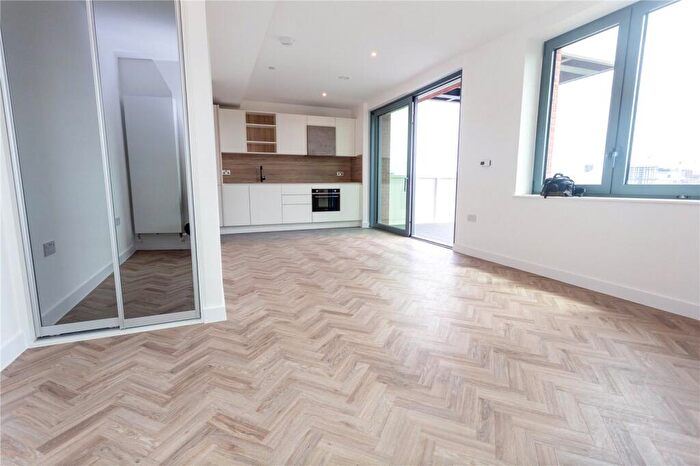 Apartment To Rent In Makers Yard, Gillender St, Bromley By Bow, London, E3