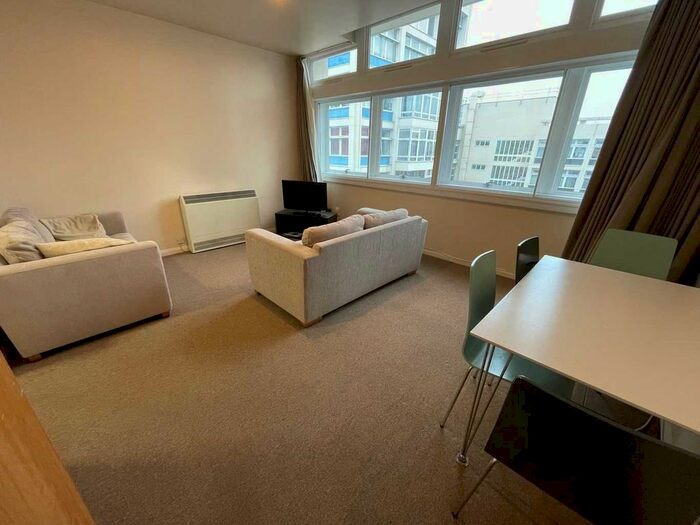 2 Bedroom Flat To Rent In Metro Central Heights, Newington Causeway, London, SE1