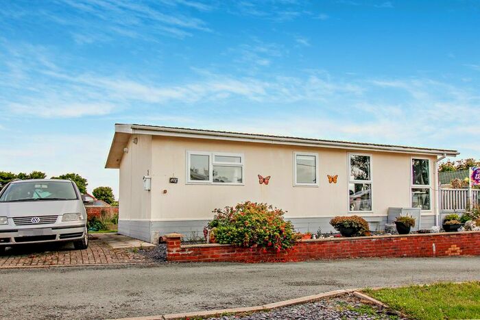 3 Bedroom Mobile/park Home For Sale In Llanfechell, Amlwch, LL68