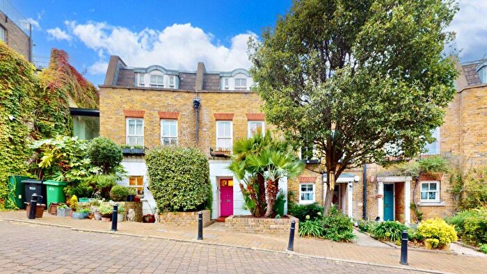 4 Bedroom House To Rent In Byron Mews, Hampstead, NW3