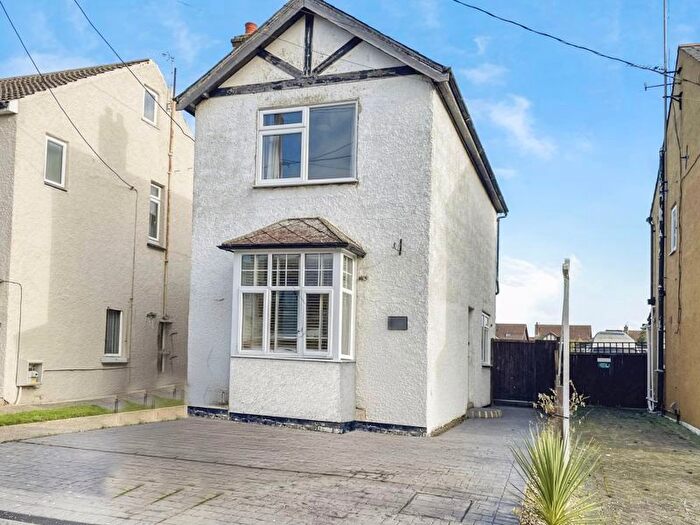 2 Bedroom Detached House For Sale In Chapel Road, Brightlingsea, CO7