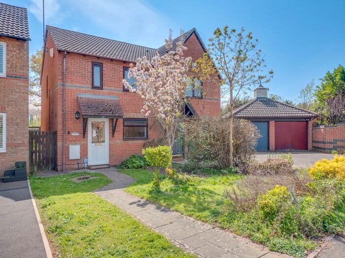 3 Bedroom Semi-Detached House To Rent In The Belfry, Hailsham, East Sussex, BN27