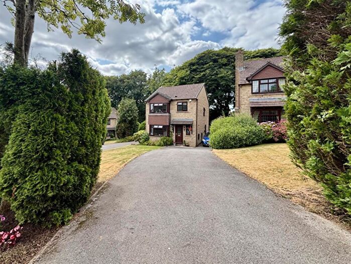 3 Bedroom Detached House For Sale In Cropredy Close, Queensbury, Bradford, BD13