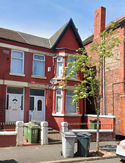3 Bedroom Terraced House To Rent In Mallaby Street, Wirral, CH41