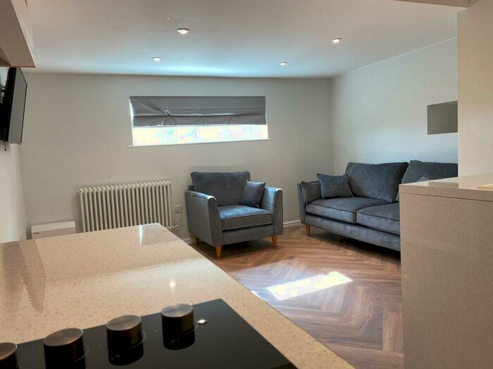 2 Bedroom Apartment To Rent In Flat, Lenton Boulevard, Nottingham, NG7