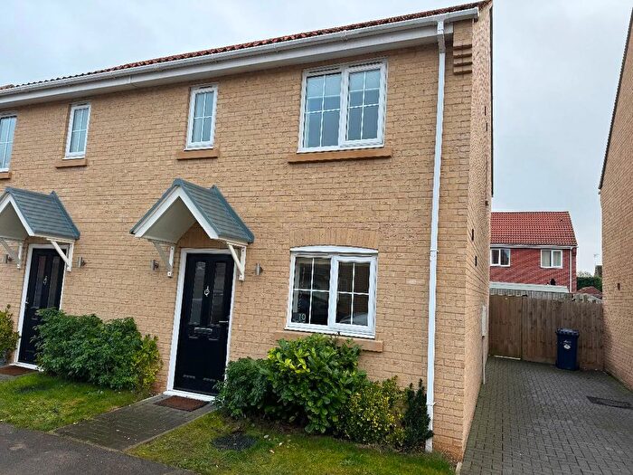 3 Bedroom Semi-detached House To Rent In Wisbech St. Mary, Wisbech, PE13