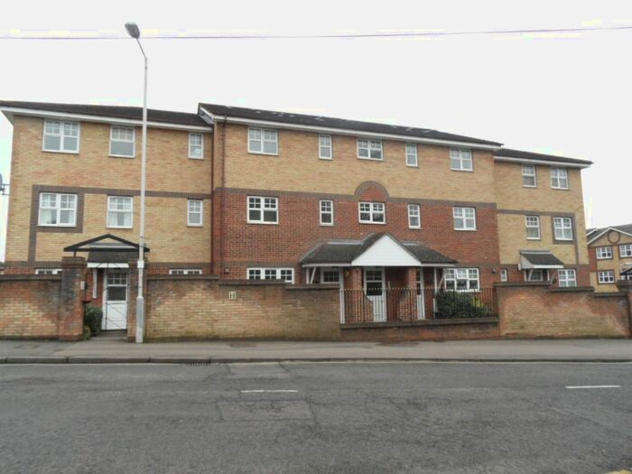 2 Bedroom Flat To Rent In Earls Meade, Luton, LU2