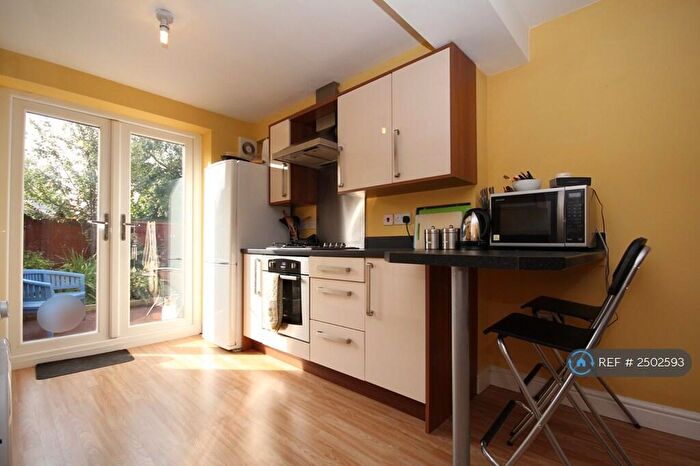2 Bedroom Flat To Rent In Soundwell, Bristol, BS16