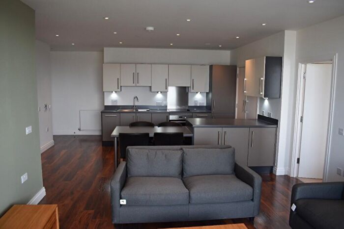 2 Bedroom Apartment To Rent In New Village Avenue, London, E14