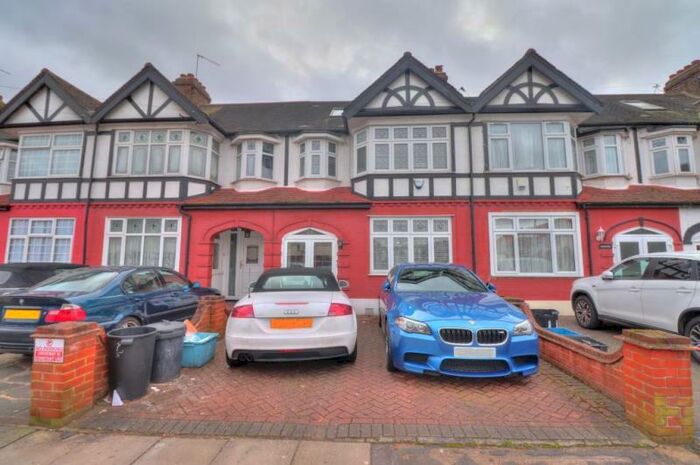 4 Bedroom Terraced House To Rent In Langham Drive, Romford, RM6