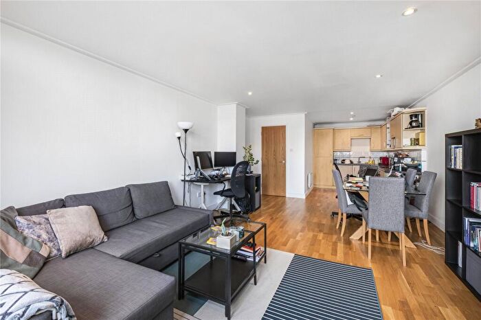 1 Bedroom Apartment To Rent In City Road, London, EC1V