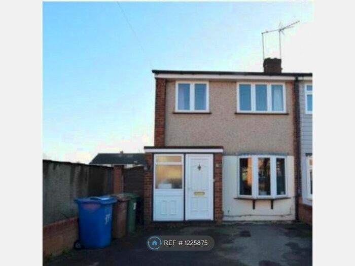 3 Bedroom End Of Terrace House To Rent In Tudor Avenue, Stanford Le Hope, Essex, SS17