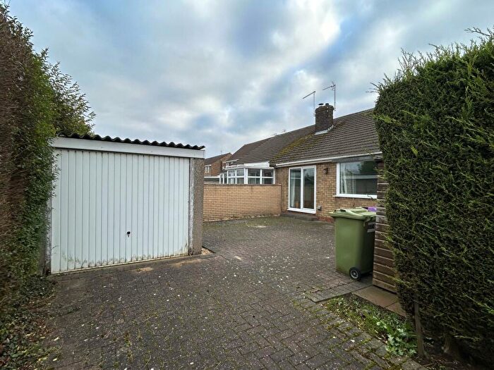 2 Bedroom Semi-Detached Bungalow For Sale In Honeyholes Lane, Dunholme, LN2