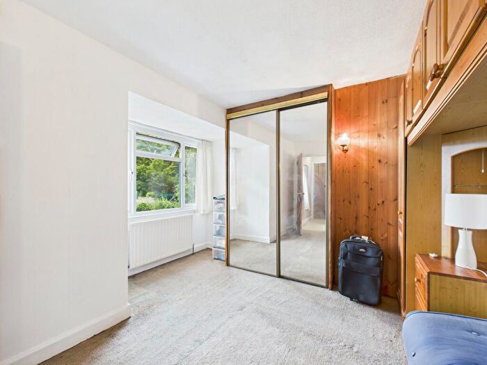 3 Bedroom Semi-Detached House For Sale In The Crescent, Padworth, RG7