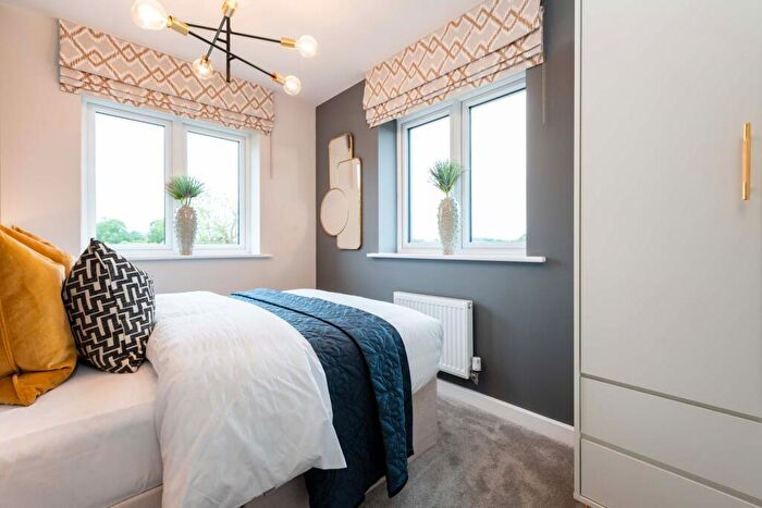 3 Bedroom Detached House For Sale In Larkfields, Laxton Leaze, Waterlooville, PO7