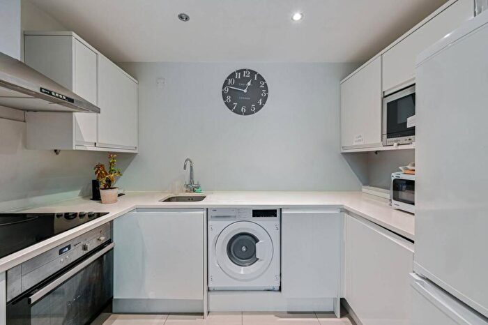 2 Bedroom Flat For Sale In Oyster Wharf, Battersea, London, SW11