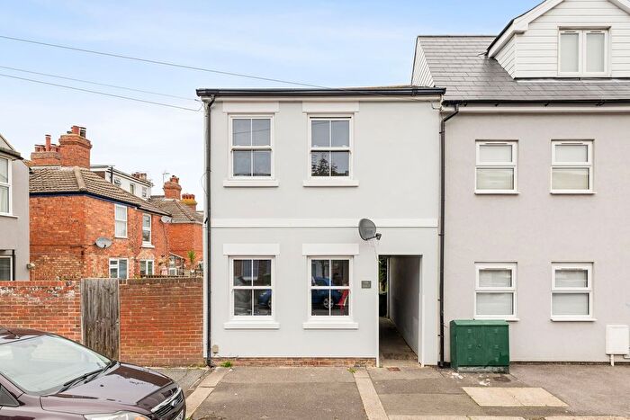 2 Bedroom Terraced House For Sale In Geraldine Road, Folkestone, CT19