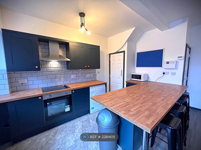 6 Bedroom Terraced House To Rent In Royal Park Grove, Leeds, LS6