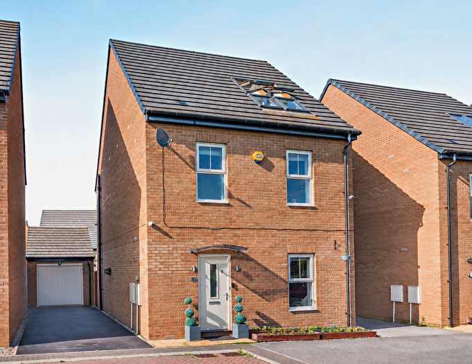 4 Bedroom Detached House For Sale In Gresley Wood Court, Ossett, West Yorkshire, WF5