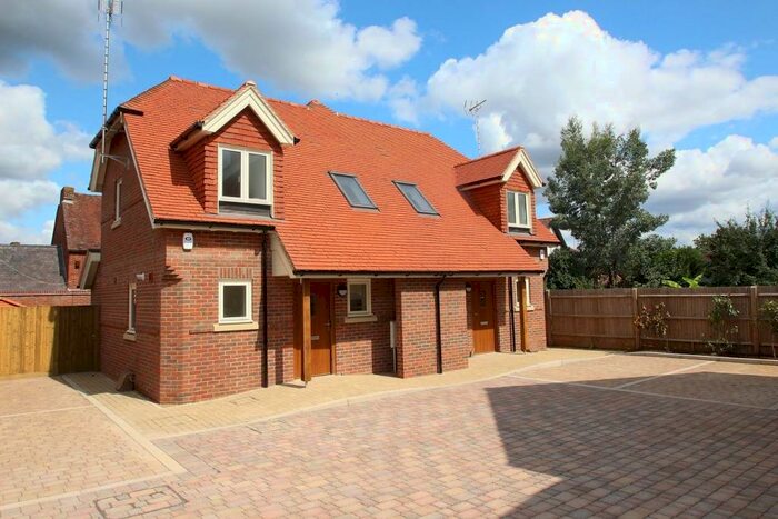 2 Bedroom Semi-Detached House To Rent In Pangbourne, West Berkshire, RG8