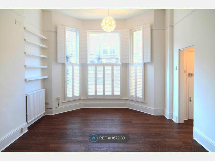 2 Bedroom Flat To Rent In Victoria Rise, London, SW4