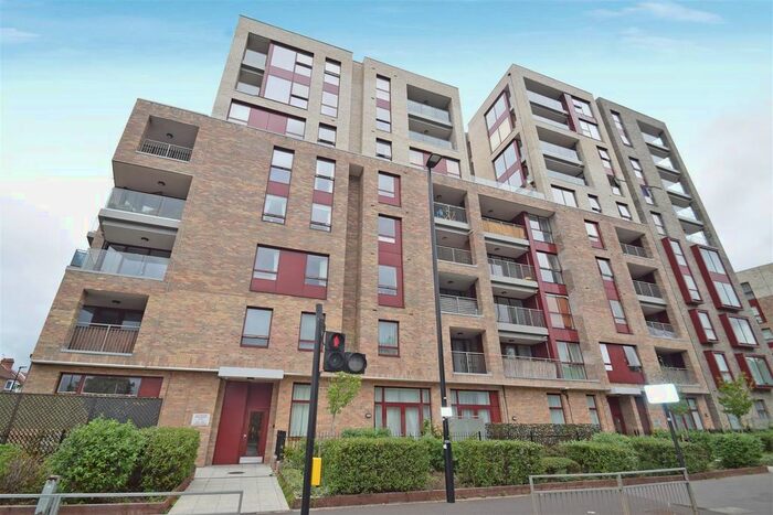 1 Bedroom Flat To Rent In London Road, Isleworth, TW7