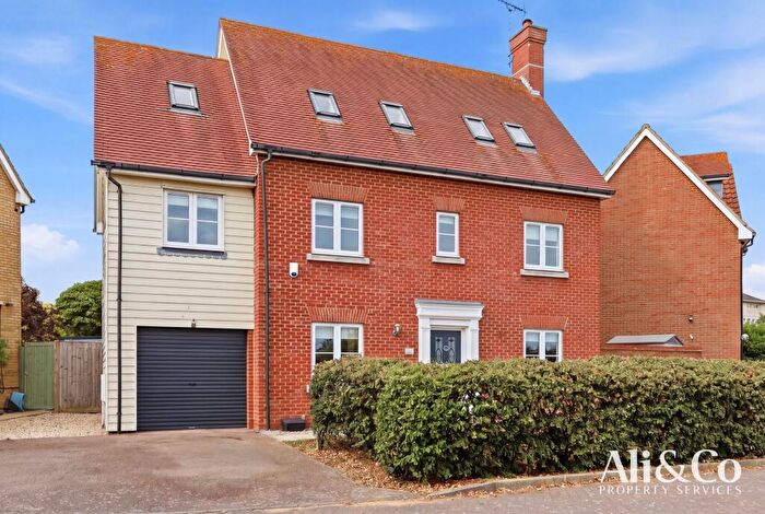 5 Bedroom Detached House For Sale In Guardian Avenue, Grays, RM16