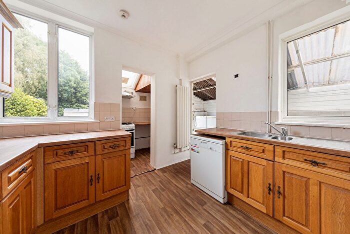 3 Bedroom Semi-detached House For Sale In Heming Road, Edgware, HA8