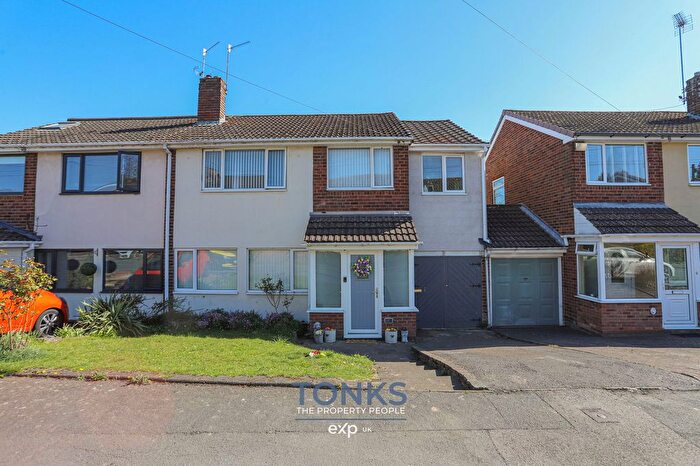 5 Bedroom Semi-Detached House For Sale In Woodman Close, Halesowen, B63