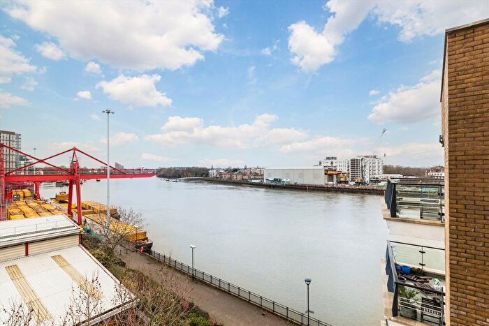 2 Bedroom Flat To Rent In Smugglers Way, London, SW18