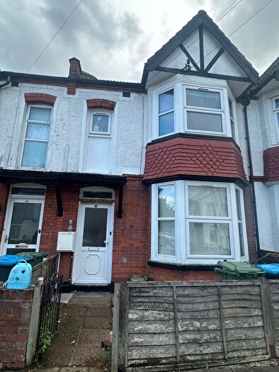 4 Bedroom Terraced House To Rent In Rosebank Avenue, Wembley, HA0