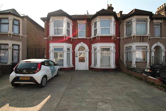 2 Bedroom Apartment To Rent In Northbrook Road, Ilford, IG1