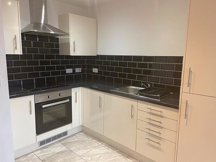 2 Bedroom Apartment To Rent In York Road, Leeds, LS9