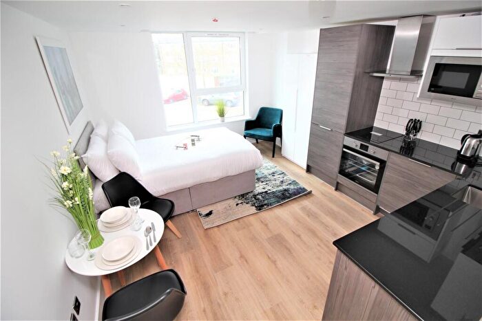 Studio To Rent In London Road, Crawley, RH10